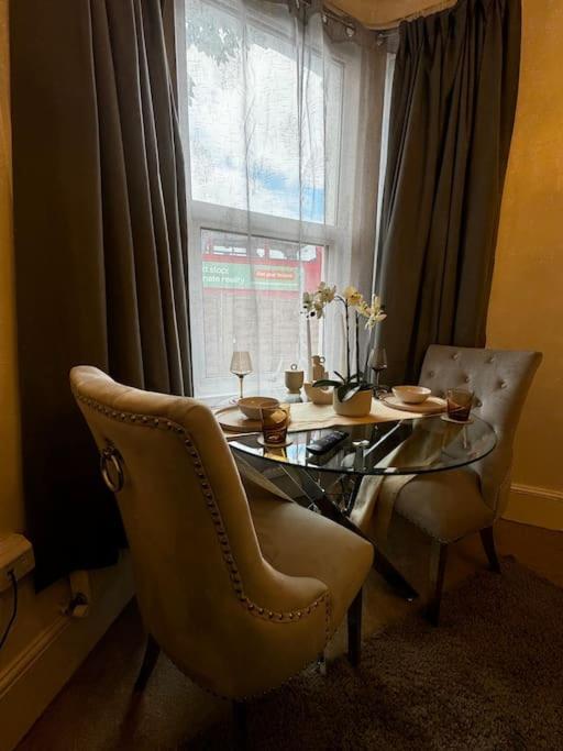 דירות לונדון Entire 1Bed Stratford Westfield מראה חיצוני תמונה