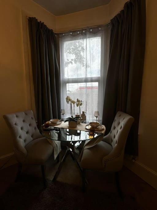 דירות לונדון Entire 1Bed Stratford Westfield מראה חיצוני תמונה