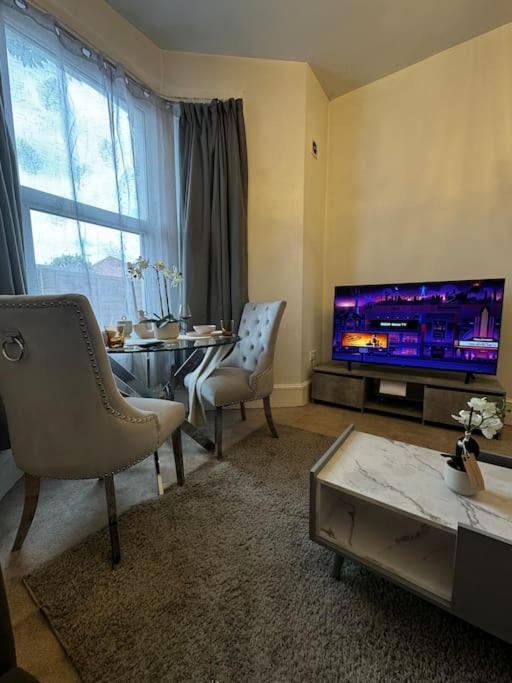 דירות לונדון Entire 1Bed Stratford Westfield מראה חיצוני תמונה